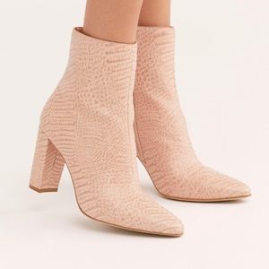 NWT Free People Vegan Leather Callie Boot